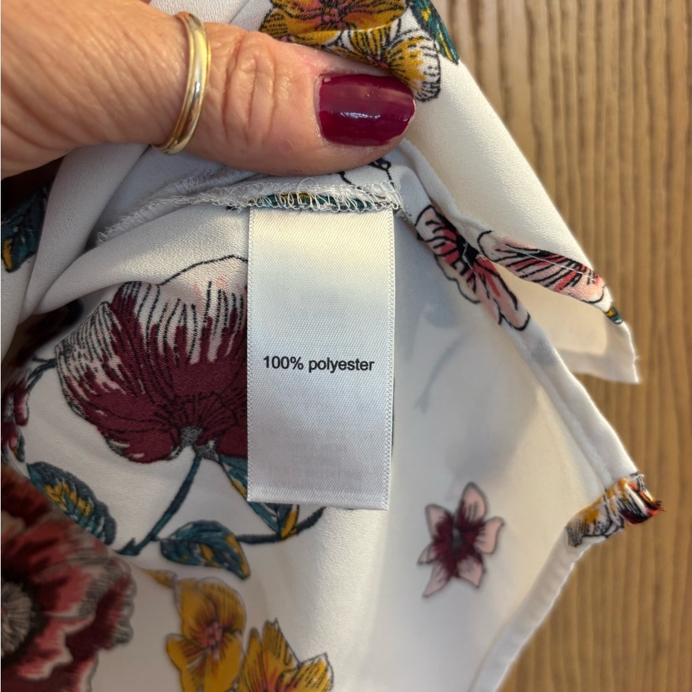 Maurices Floral Top w Flutter Sleeves - Picture 6 of 9